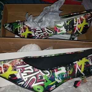 graffiti 2 inch heel ..KITTEN HEEL..UK SIZE 7